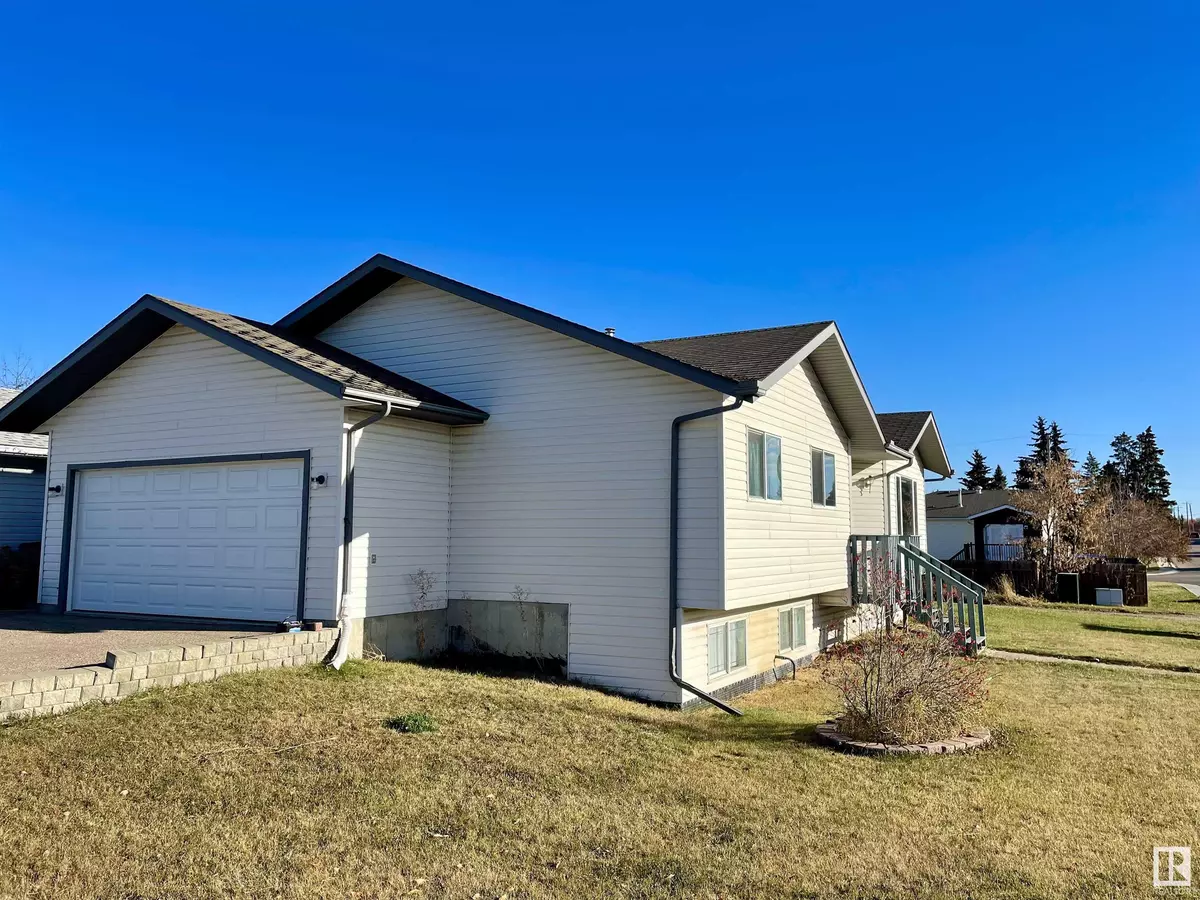 Cold Lake, AB T9M 1K9,1410 Lakeridge CL