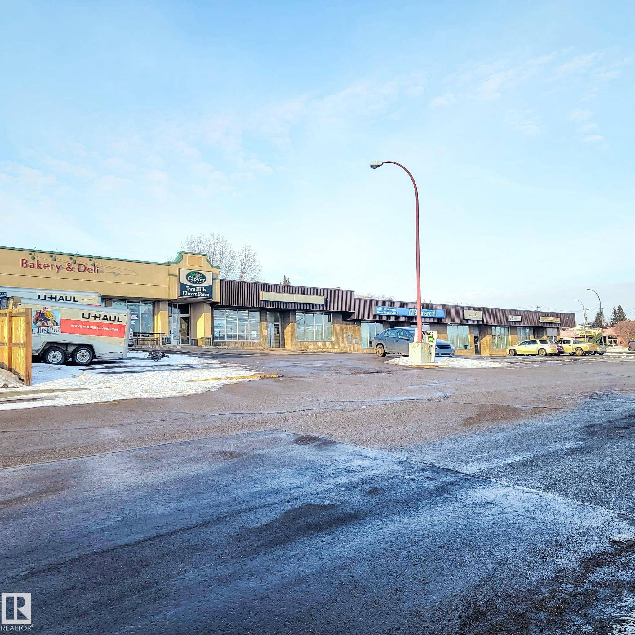 5002 5010 50 AV, Two Hills, AB T0B 4K0