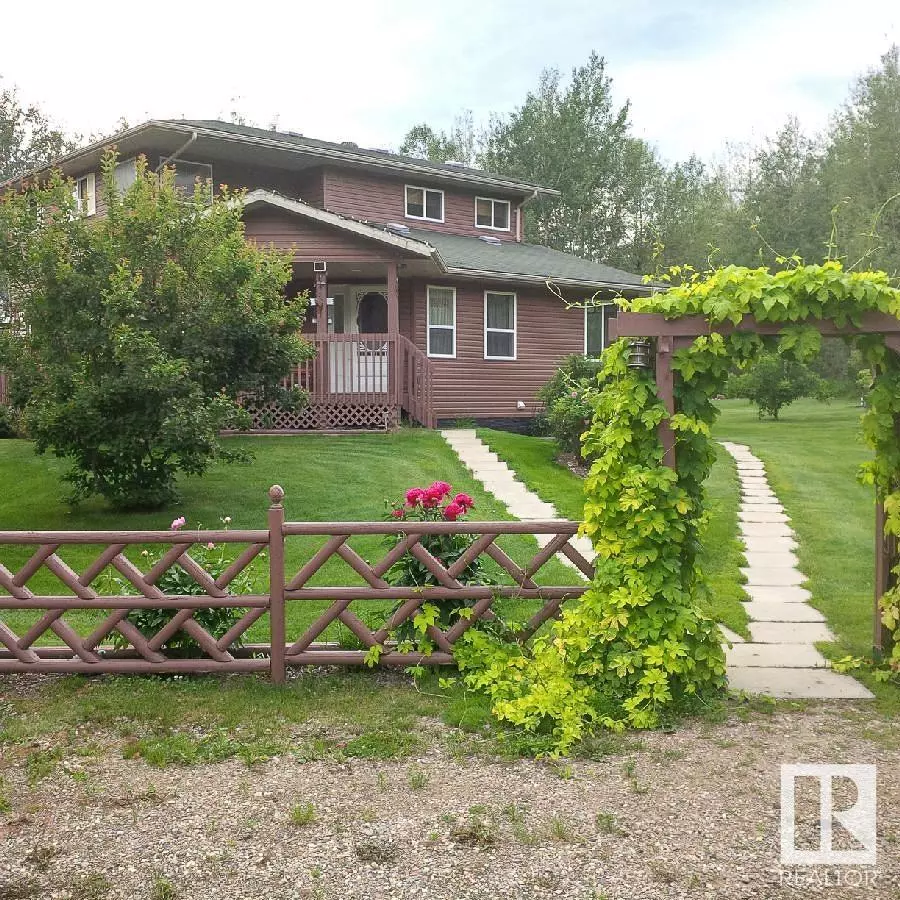 Cherry Grove, AB T9M 1P2,4611 50 AV