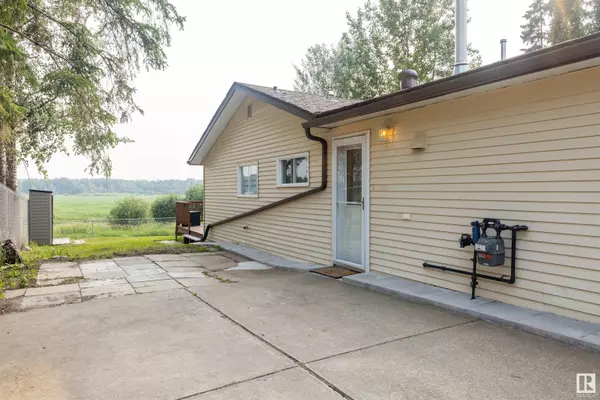 Rural Lac Ste. Anne County, AB T0E 1V0,855 West Cove DR