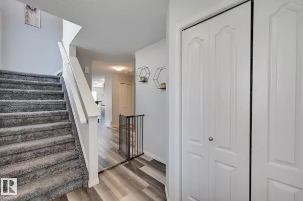 Fort Saskatchewan, AB T8L 0H8,30 CARAGANA WY