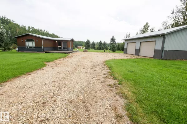 Rural Wetaskiwin County, AB T0C 2V0,415 462014 RGE RD 10