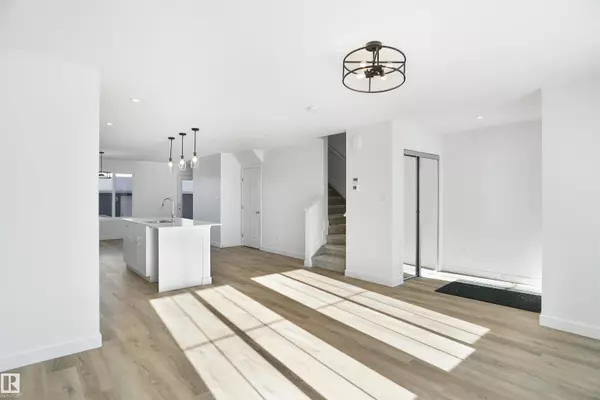 Fort Saskatchewan, AB T8L 0Z4,12 Elliot WD