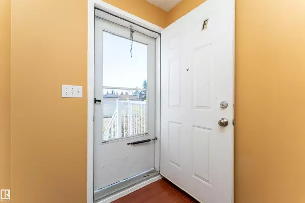 Fort Saskatchewan, AB T8L 4C9,9914F Sherridon DR