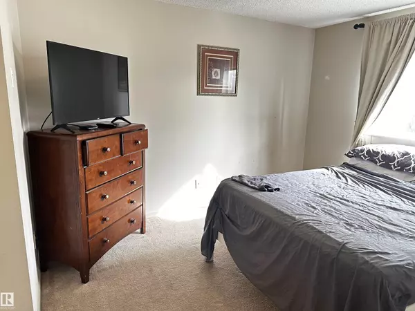 Edmonton, AB T5Y 0C5,#204 309 CLAREVIEW STATION DR NW