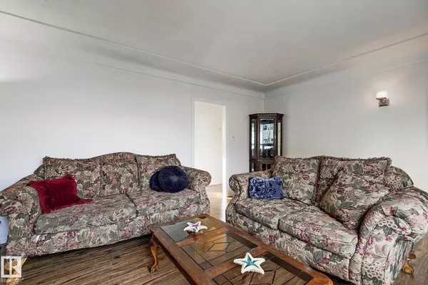 Stony Plain, AB T7Z 1B9,5010 53 AV