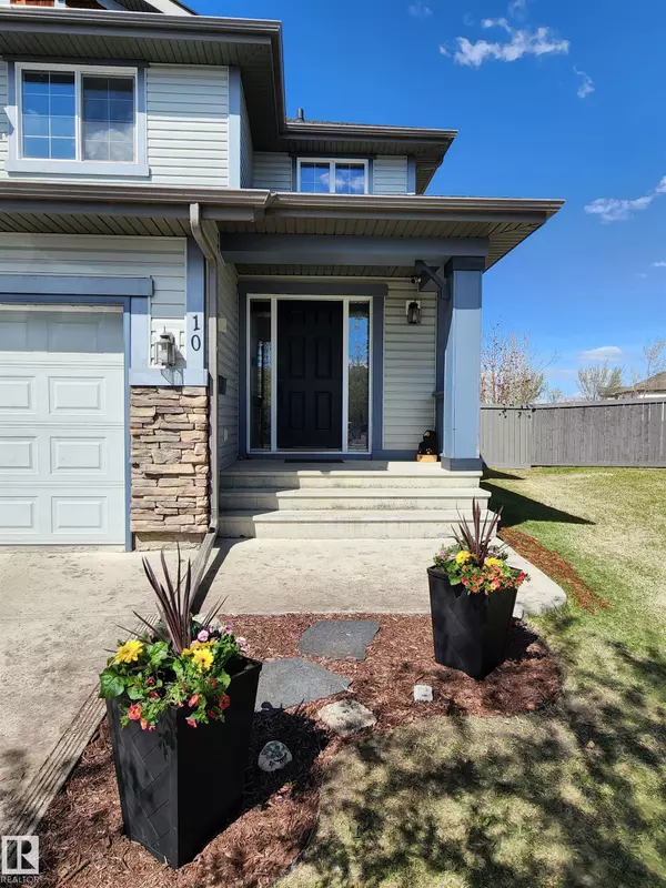 Fort Saskatchewan, AB T8L 0C3,10 CALVERT WD