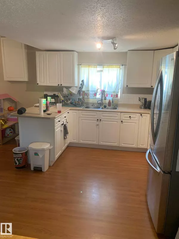 Breton, AB T0C 0B8,5016 49 AV