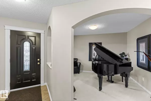 Beaumont, AB T4X 1W2,132 RUE MASSON