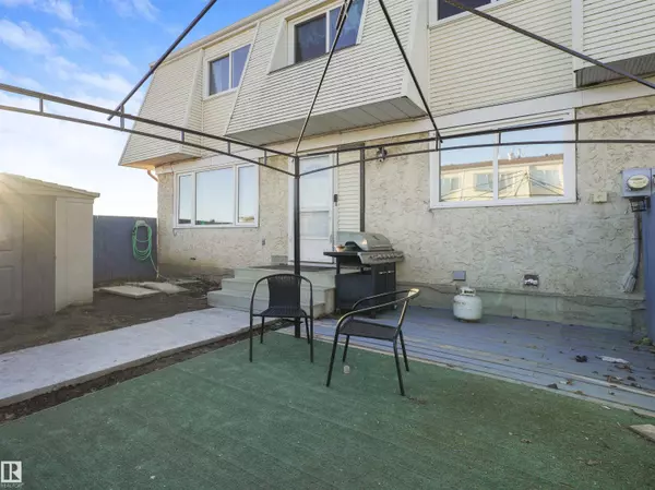 Morinville, AB T8R 1K4,14 650 GRANDIN DR