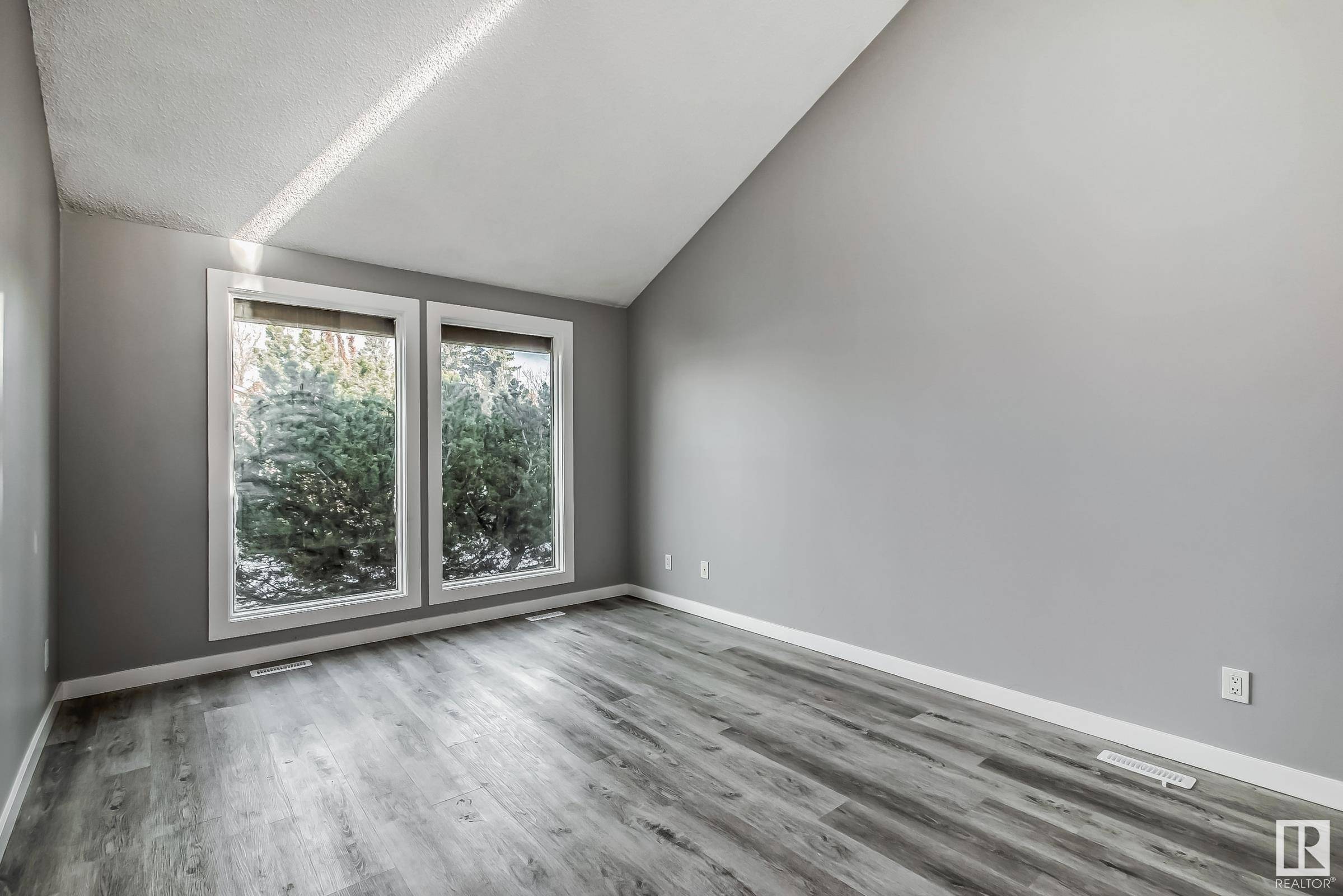 Edmonton, AB T5Y 1G6,14112 26 ST NW