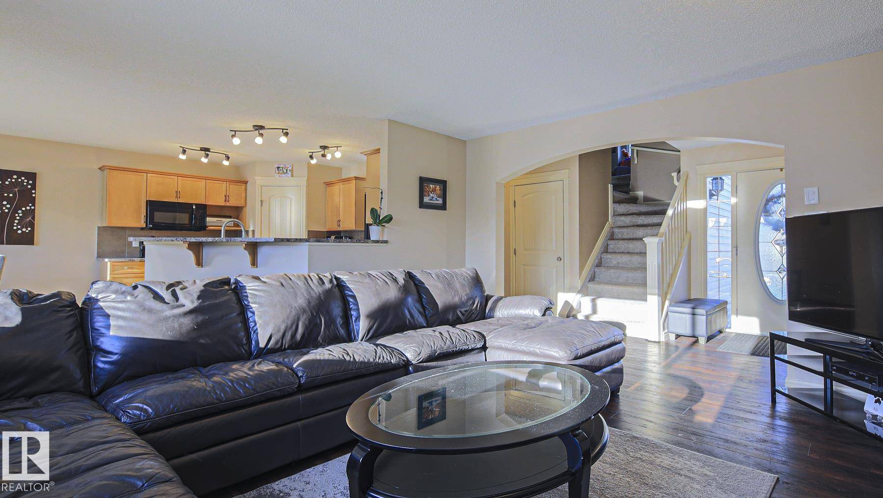 Fort Saskatchewan, AB T8L 0A5,33 BIRCH PL