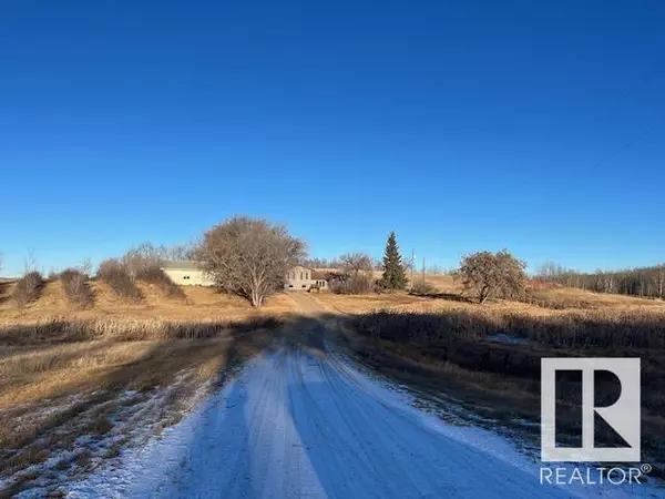 Rural Two Hills County, AB T0A 1A0,64028 TWP 550