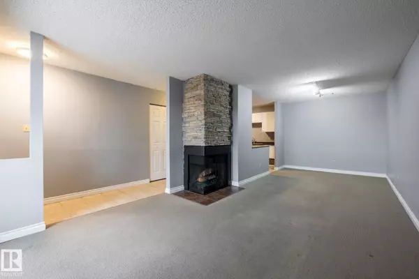 Edmonton, AB T6J 5K2,#113 2204 118 ST NW