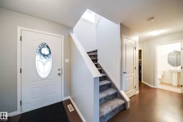 Fort Saskatchewan, AB T8L 0H2,9 CYPRESS LI