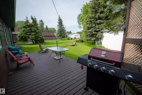 Rural Lac Ste. Anne County, AB T0E 0A0,4907 58 ST