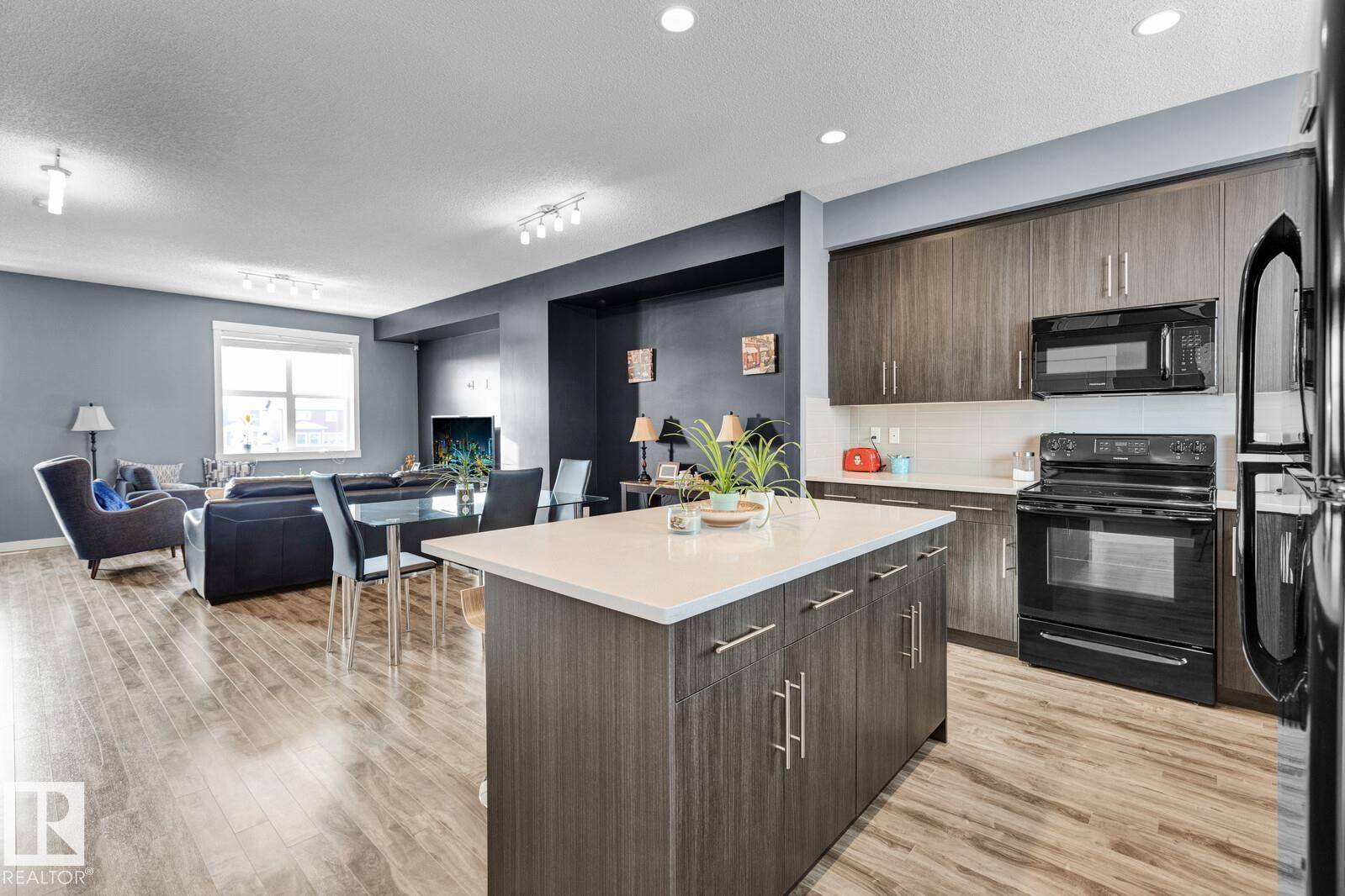Fort Saskatchewan, AB T8L 0V8,#2202 8530 94 ST