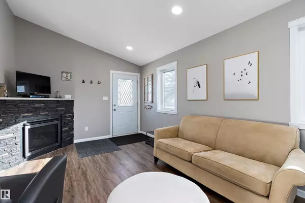 Rural Lac Ste. Anne County, AB T0E 0A0,6507 50 AV