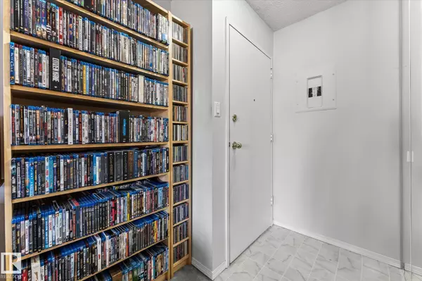 Edmonton, AB T6J 0T9,#201 11415 41 AV NW