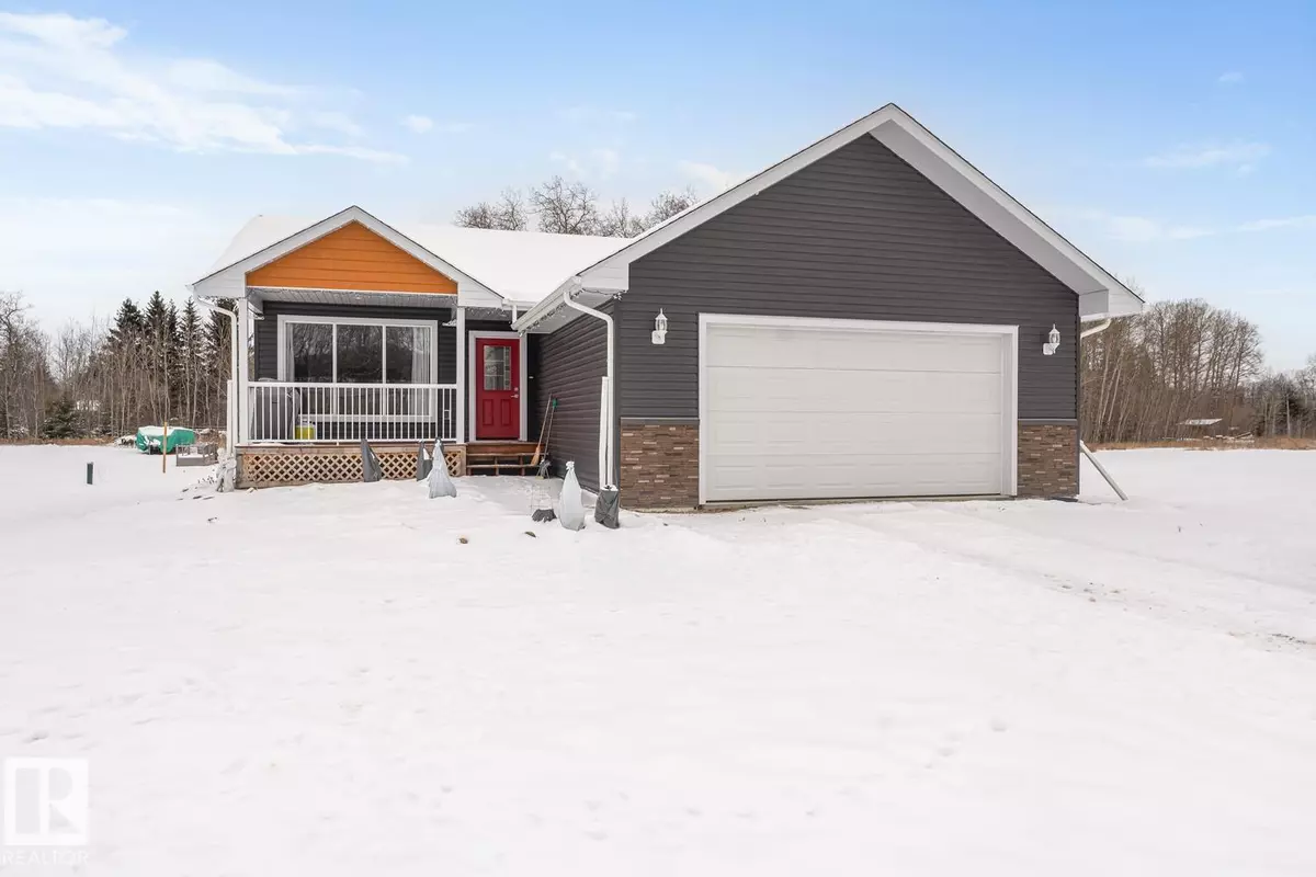 Cherry Grove, AB T0A 0T0,4826 Park WY