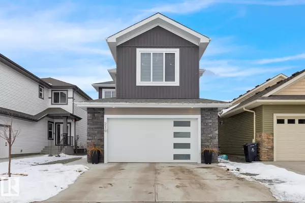 Fort Saskatchewan, AB T8L 0L5,210 WOODHILL LN