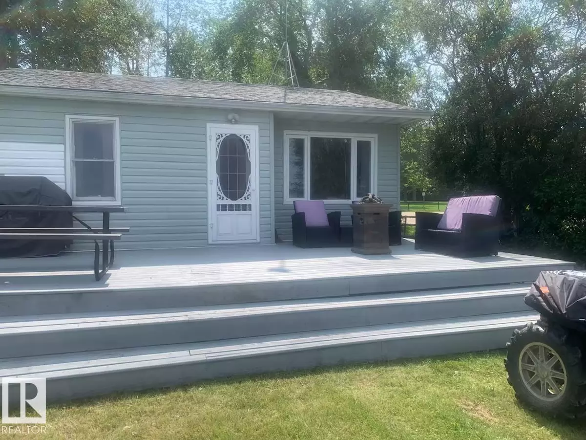 Rural Lac Ste. Anne County, AB T0E 0A2,1A Boat Launch RD