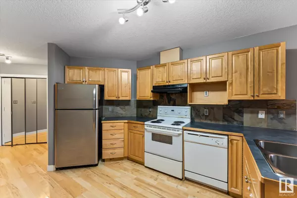 Edmonton, AB T5H 3T5,#305 9336 JASPER AV NW