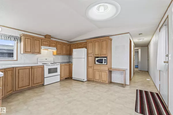 Stony Plain, AB T7Z 1W2,202, 3400 48 ST