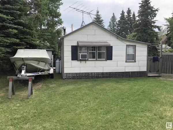 Rural Lac Ste. Anne County, AB T0E 0A2,812 8 ST