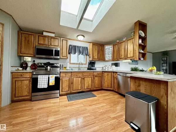 Drayton Valley, AB T7A 1M8,101 2251 50 ST