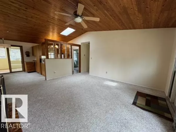 Rural Lac Ste. Anne County, AB T0E 1H0,5 CEDAR AV