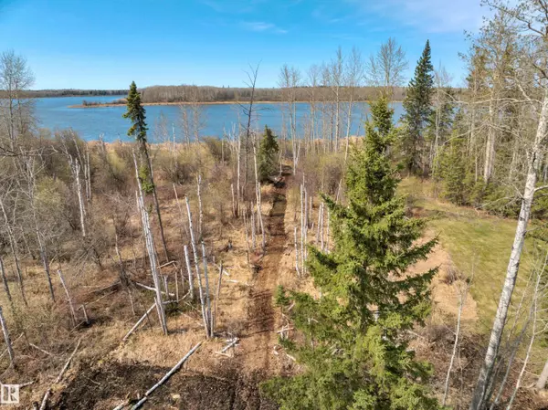 Rural Lac Ste. Anne County, AB T0E 0A1,#104 4418 HWY 633