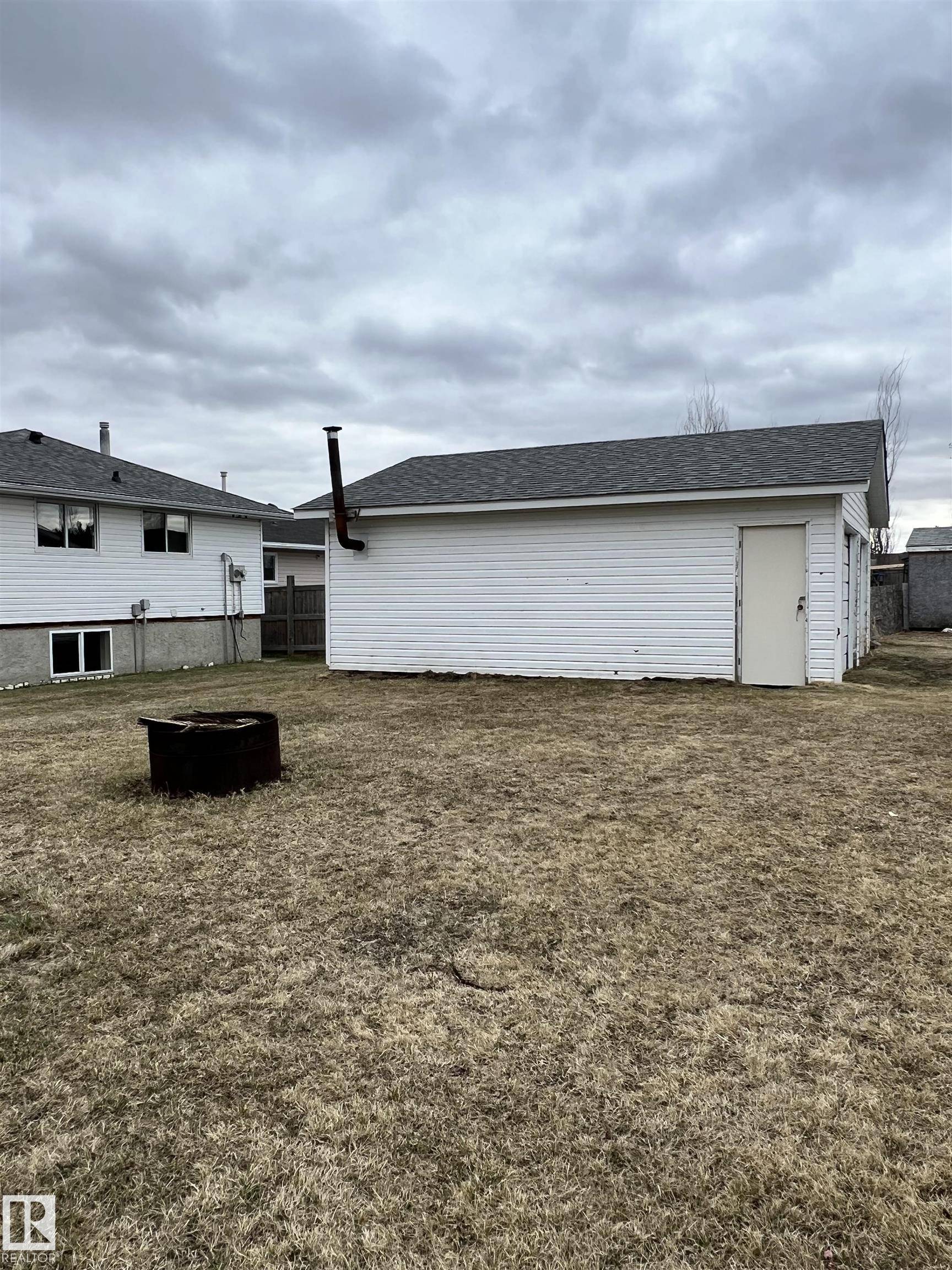 Wabamun, AB T0E 2K0,5648 52 ST