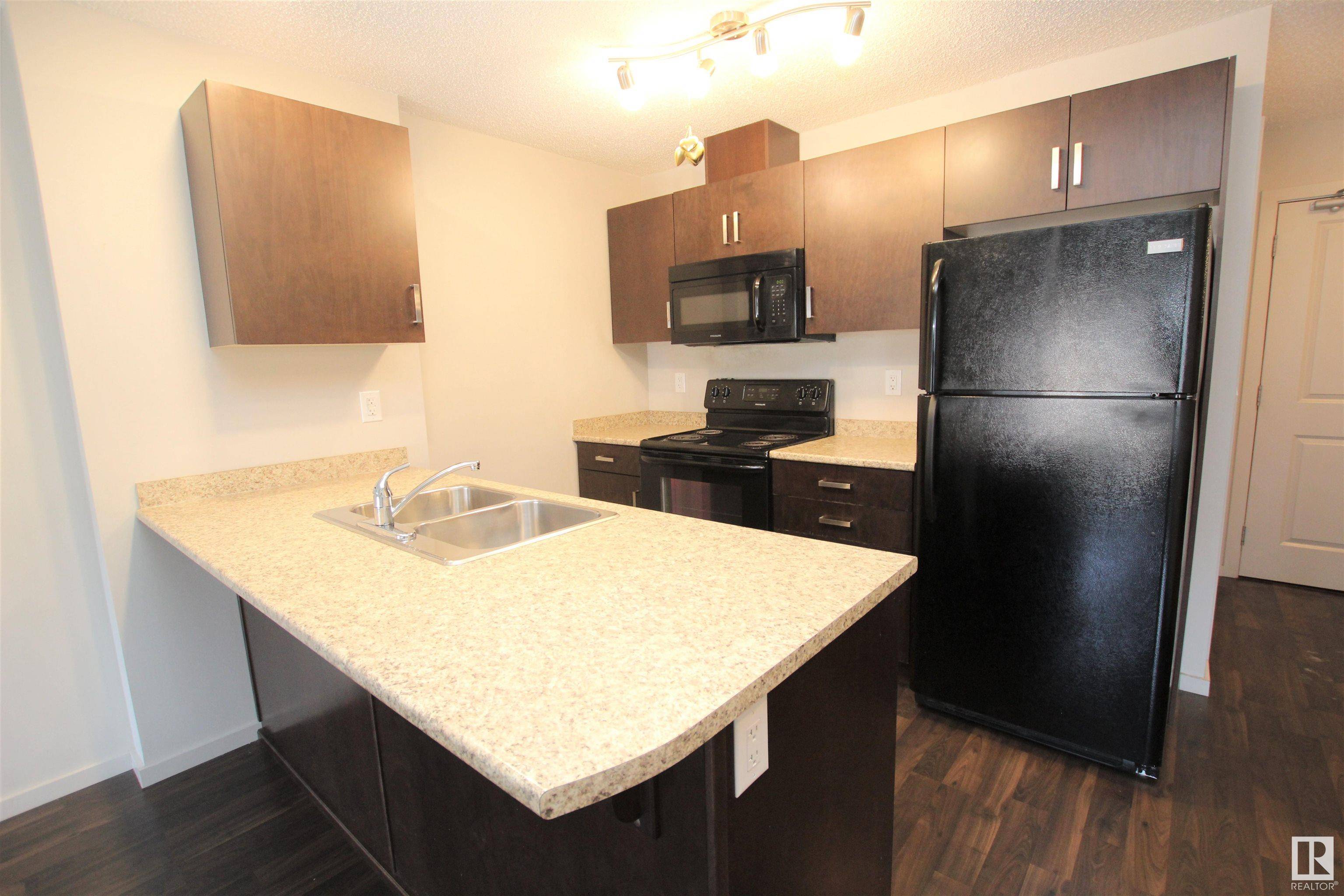 Edmonton, AB T6X 2A8,#132 5515 7 AV SW