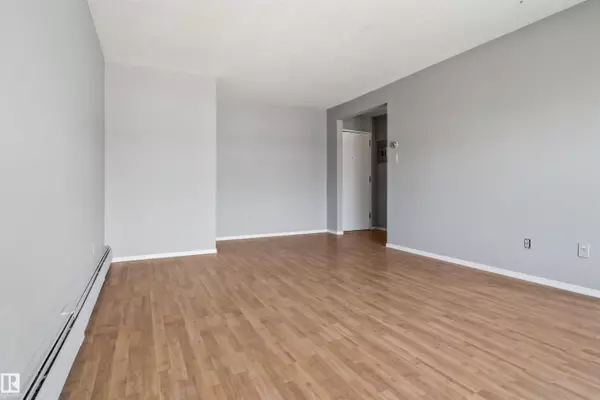 Edmonton, AB T6J 0T9,#208 11415 41 AV NW