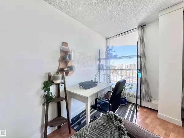 Edmonton, AB T5K 1W8,#1308 10045 117 ST NW