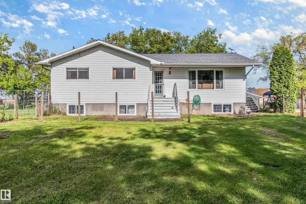 Rural Lamont County, AB T0B 4B0,563011 RGE RD 190