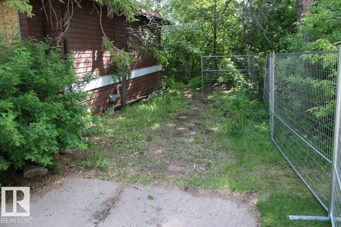 Edmonton, AB T6E 3M6,9109 98 ST NW NW