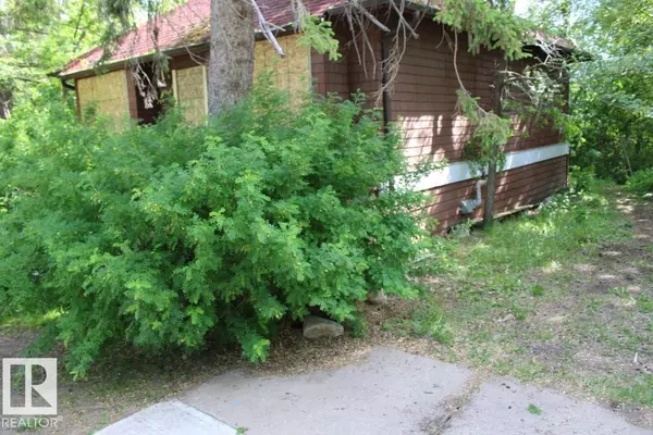 Edmonton, AB T6E 3M6,9109 98 ST NW NW