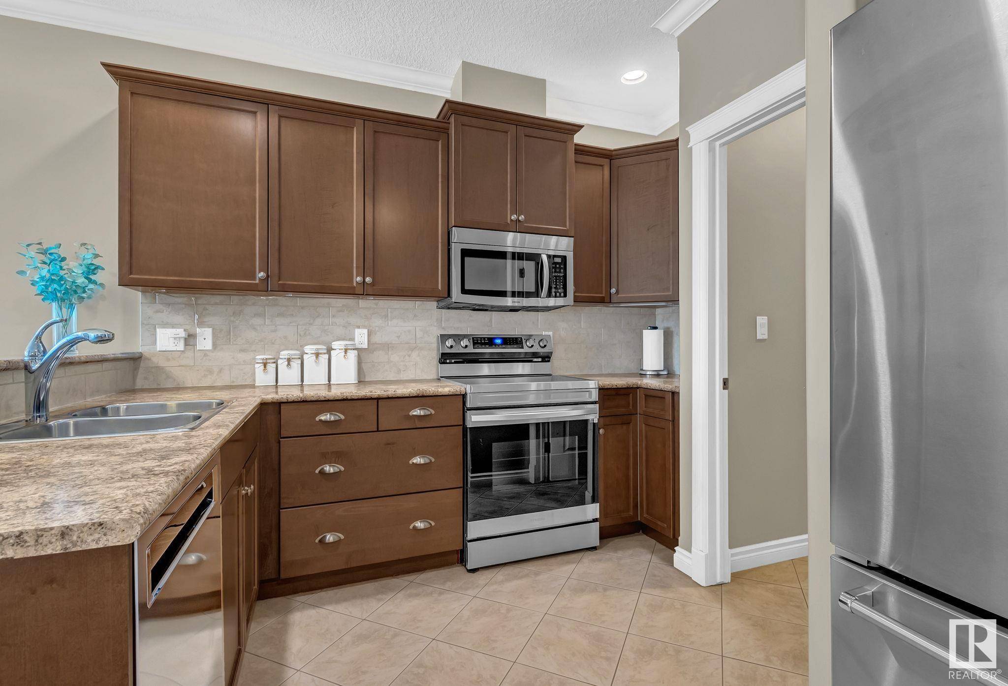 Edmonton, AB T6V 1T8,#30 13808 155 AV NW