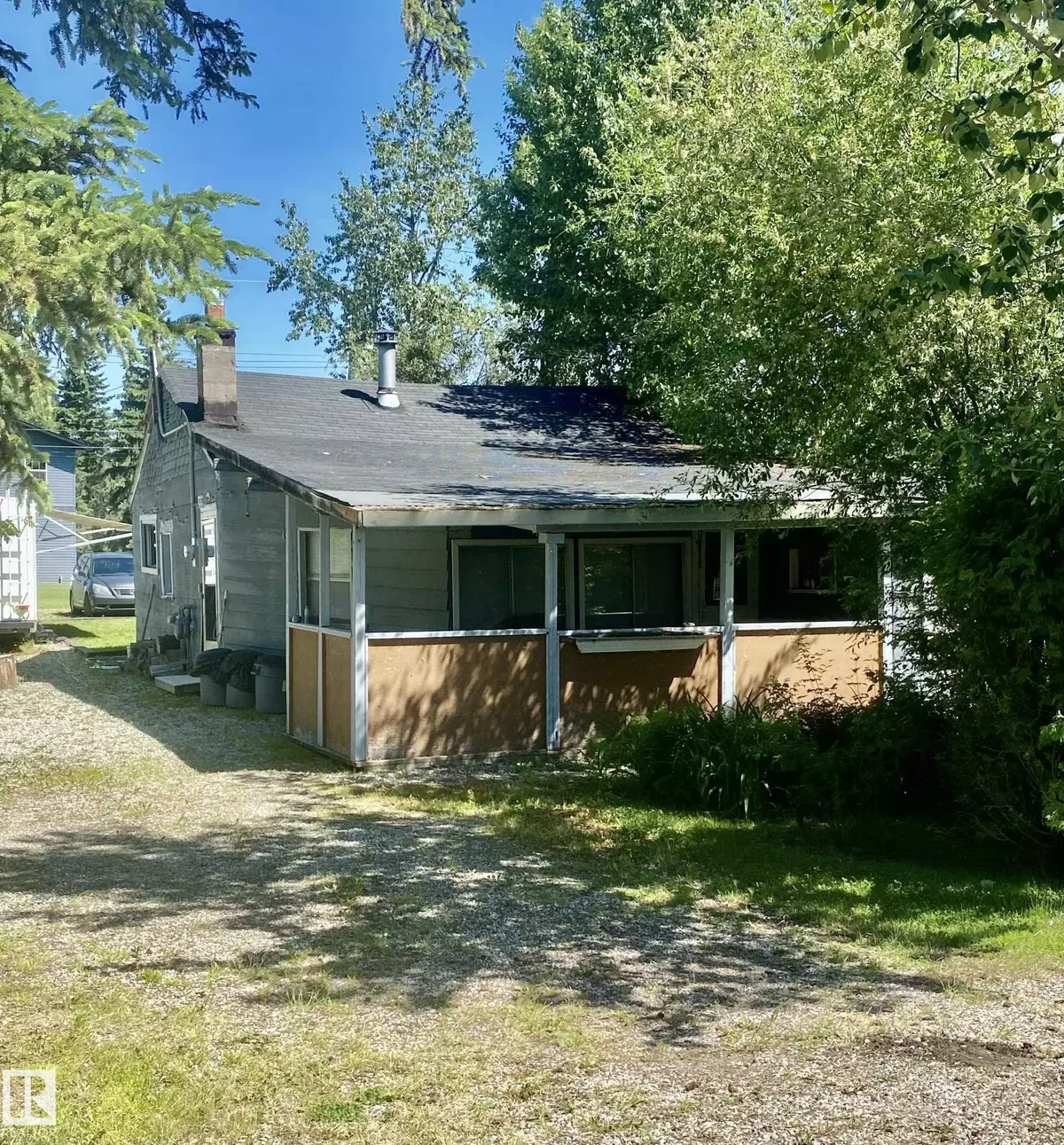 Rural Lac Ste. Anne County, AB T0E 0A0,4727 43 ST