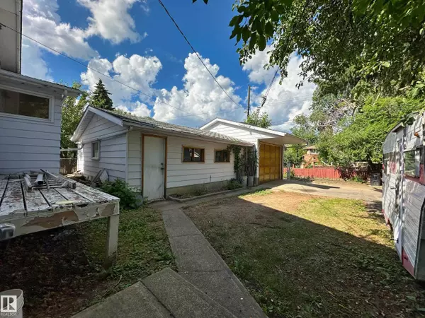 10713 ST GABRIEL SCHOOL RD NW Edmonton, AB T6A 3S7