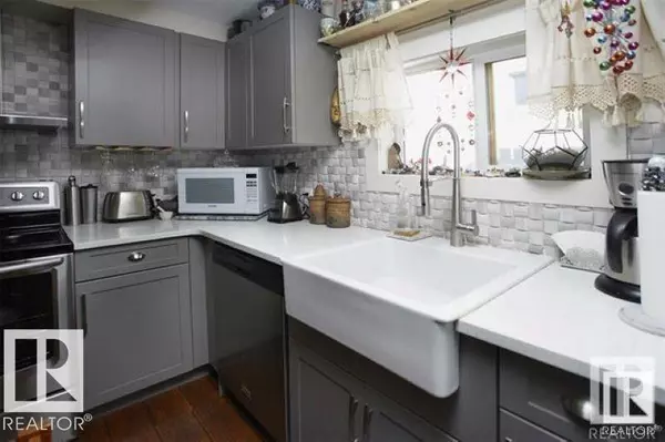 Morinville, AB T8R 1G3,9804 100 ST