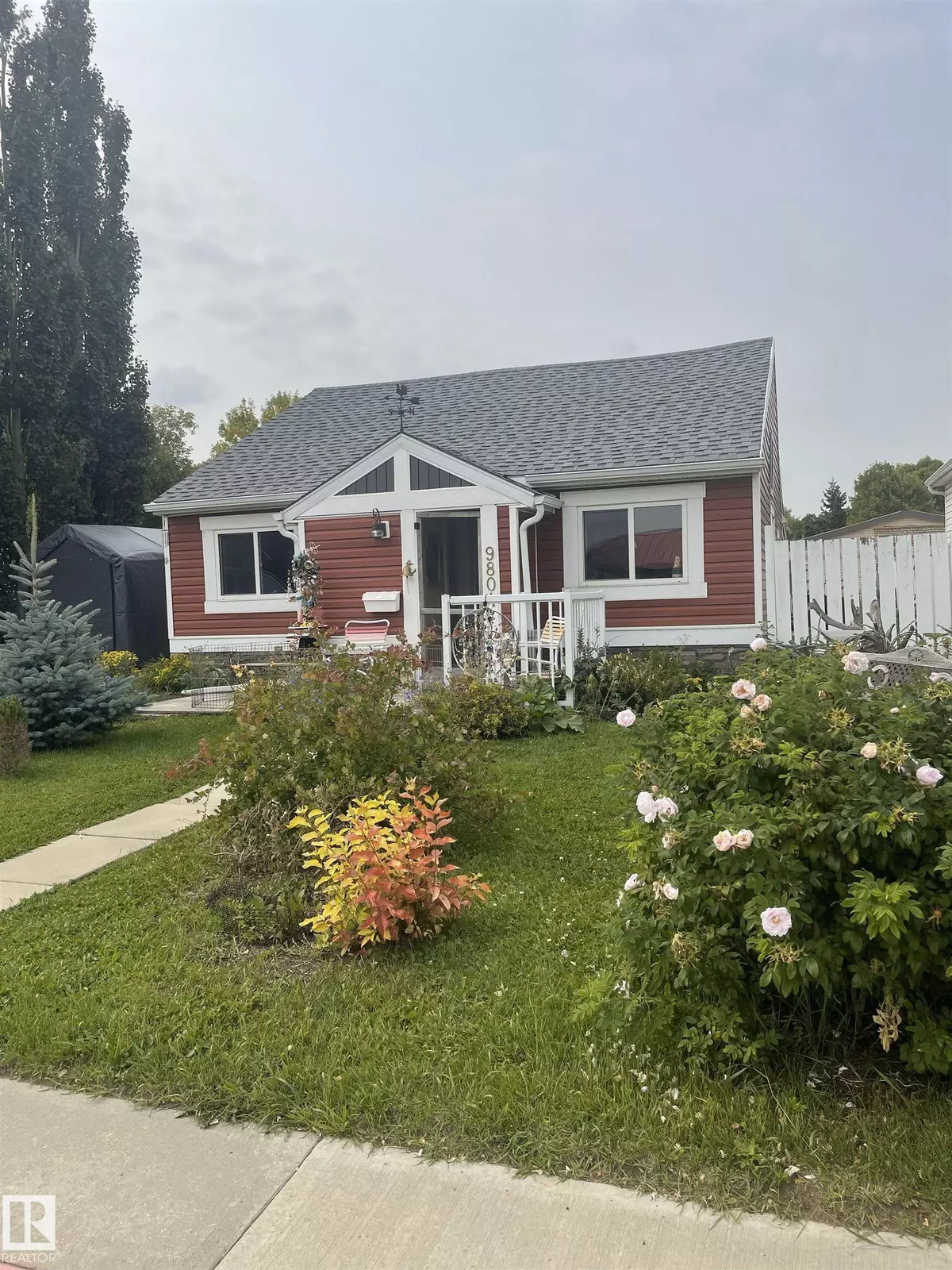 Morinville, AB T8R 1G3,9804 100 ST