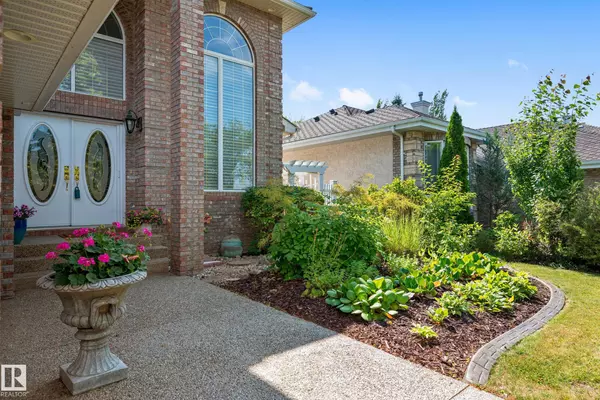 St. Albert, AB T8N 6S8,15 Kingsway DR