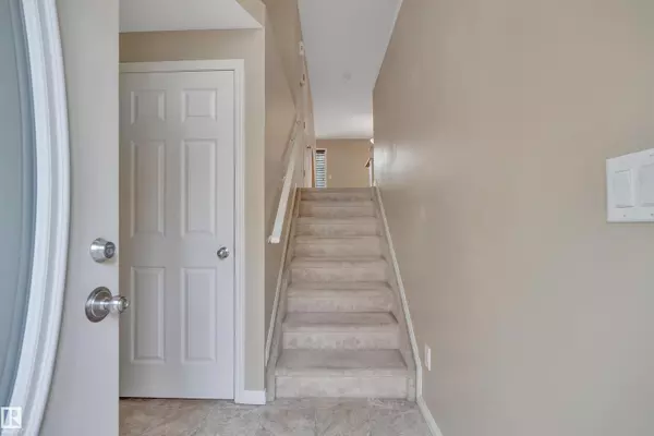 Edmonton, AB T6R 0S3,1637 Towne Centre BV NW