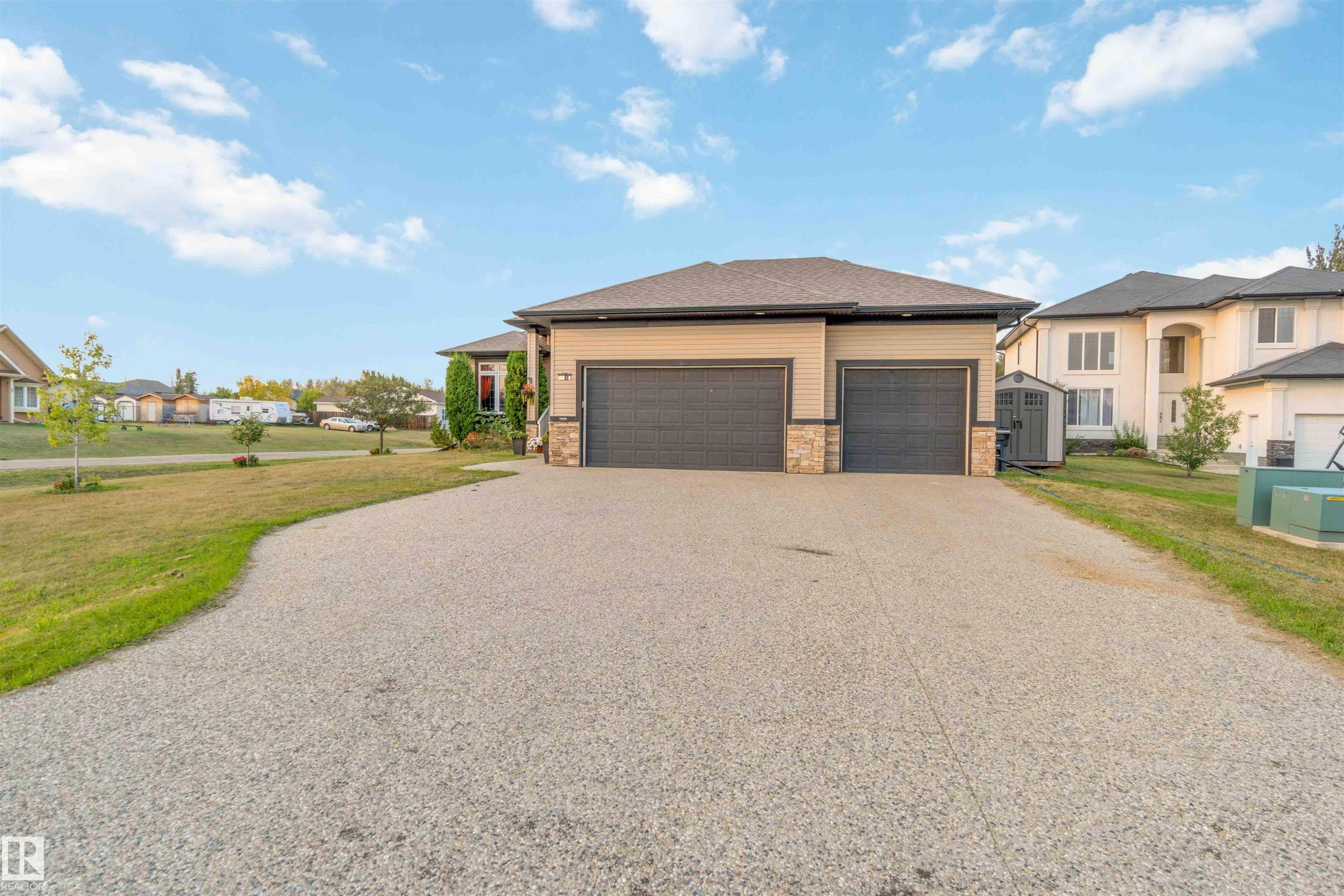 Gibbons, AB T0A 1N0,28 LANDING TRAIL DR