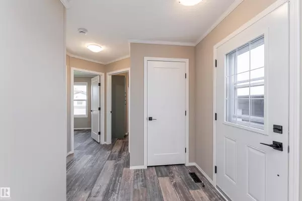 Morinville, AB T8R 2P7,86 Meadowview RD