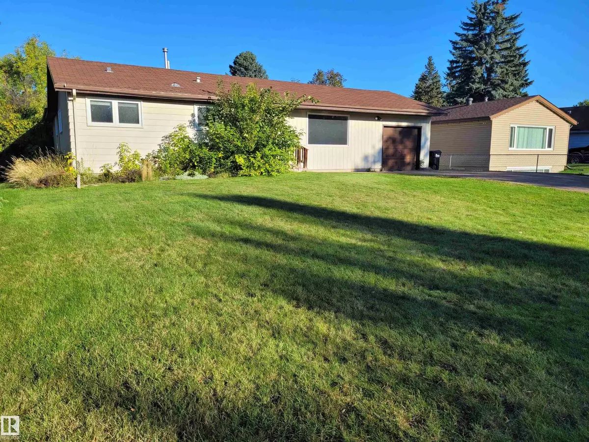 Sherwood Park, AB T8A 1K6,102 ACACIA CO