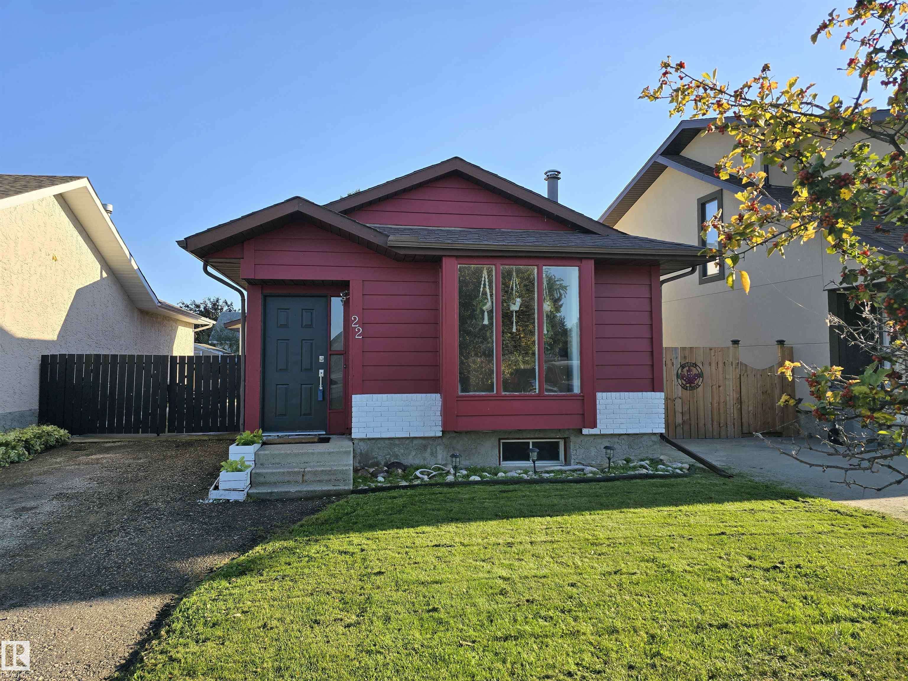 22 Graham Road, Whitecourt, AB T7S 1B8